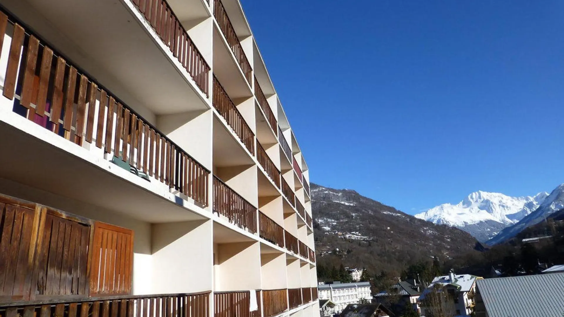 Apartment Charmant T2 Au Centre De Brides-Les-Bains Avec Balcon, Parking Et Wifi - Fr-1-512-194