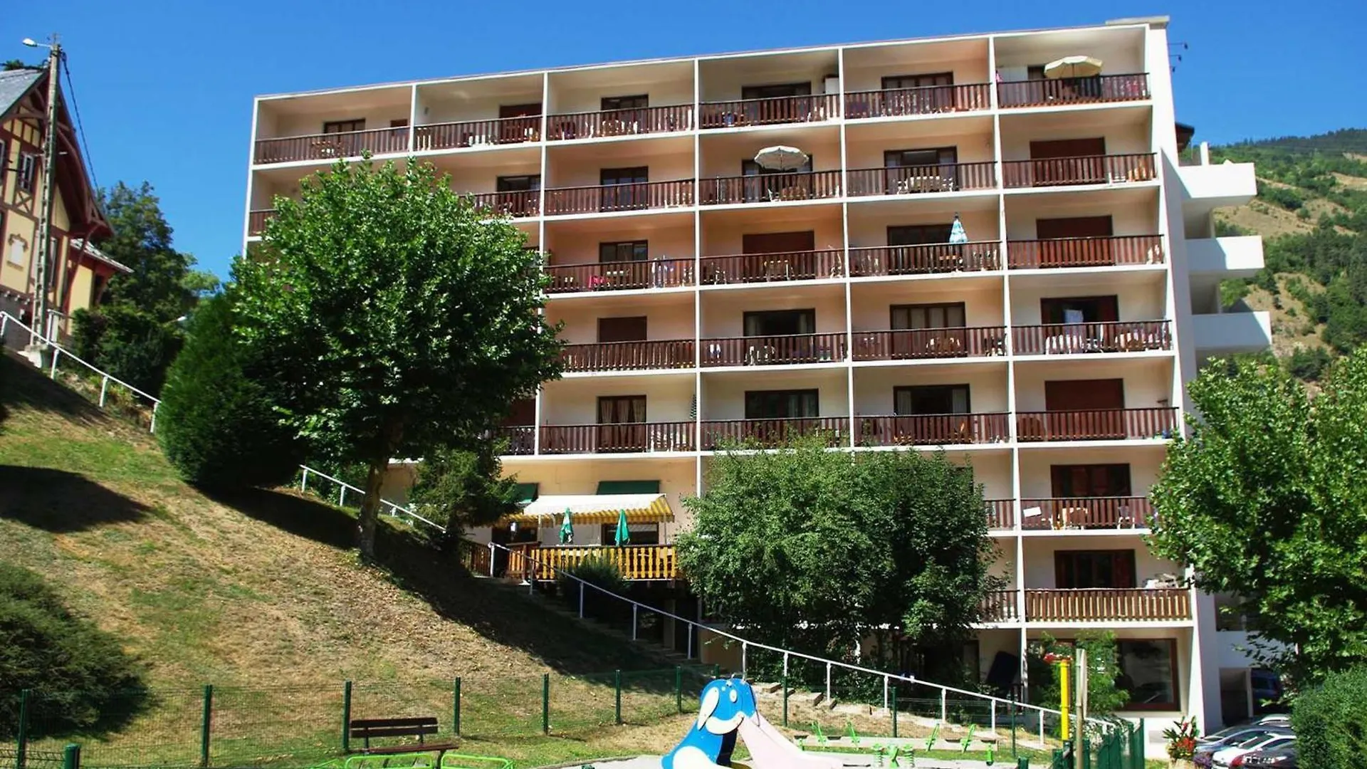 Apartment Charmant T2 Au Centre De Brides-Les-Bains Avec Balcon, Parking Et Wifi - Fr-1-512-194 France