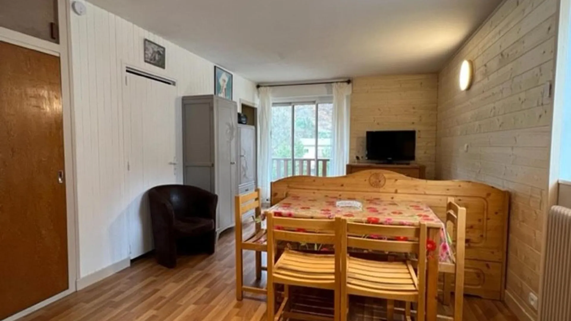 Charmant T2 Au Centre De Brides-Les-Bains Avec Balcon, Parking Et Wifi - Fr-1-512-194 0*,  France